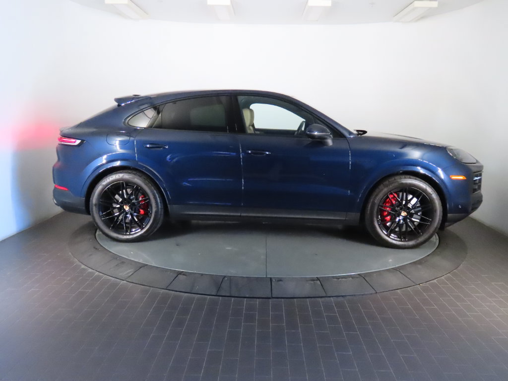 Certified 2025 Porsche Cayenne S AWD/4WD image 8