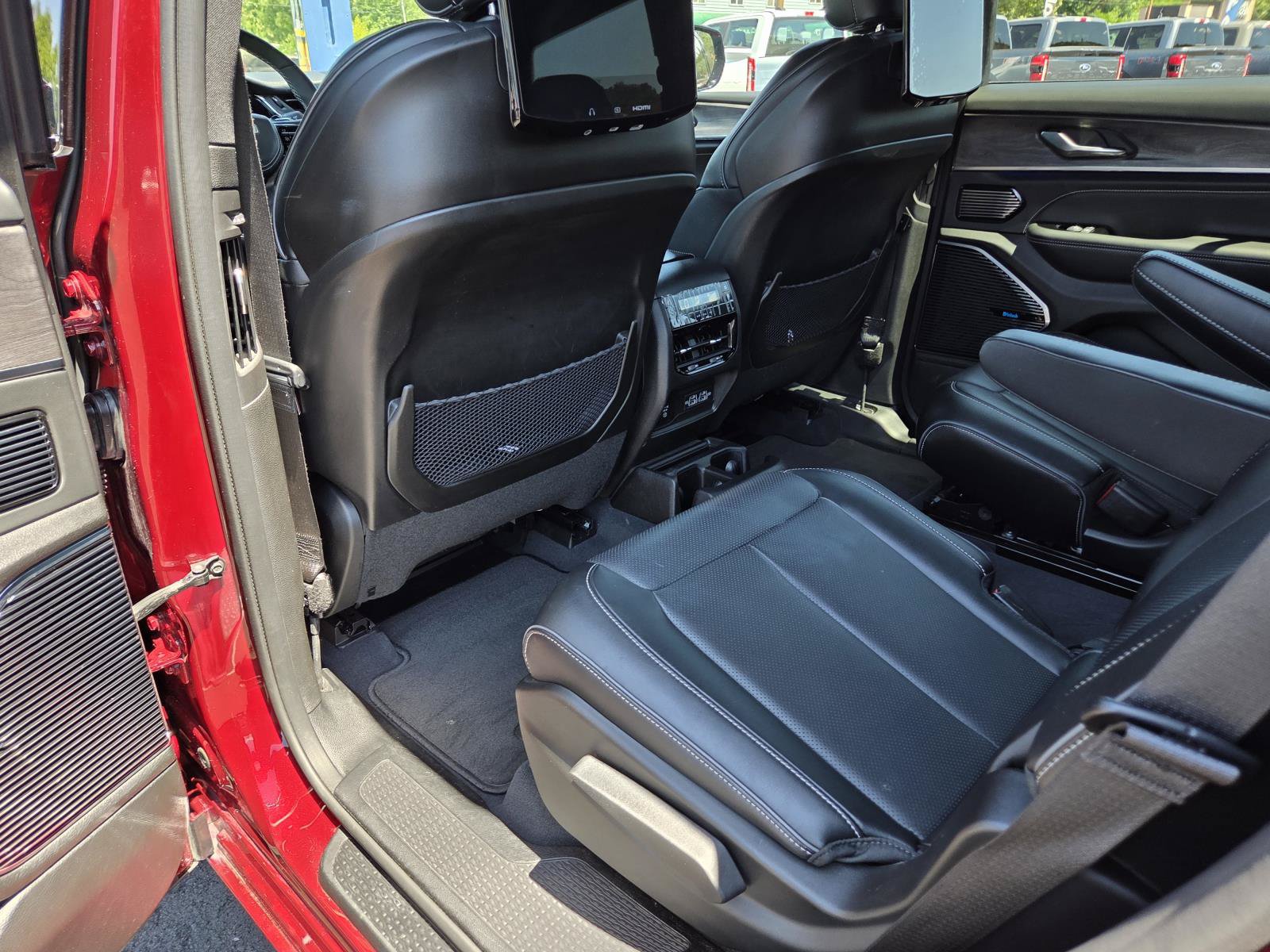 Used 2023 Jeep Grand Cherokee L Overland w/ Rear Seat Video Group I AWD/4WD image 14
