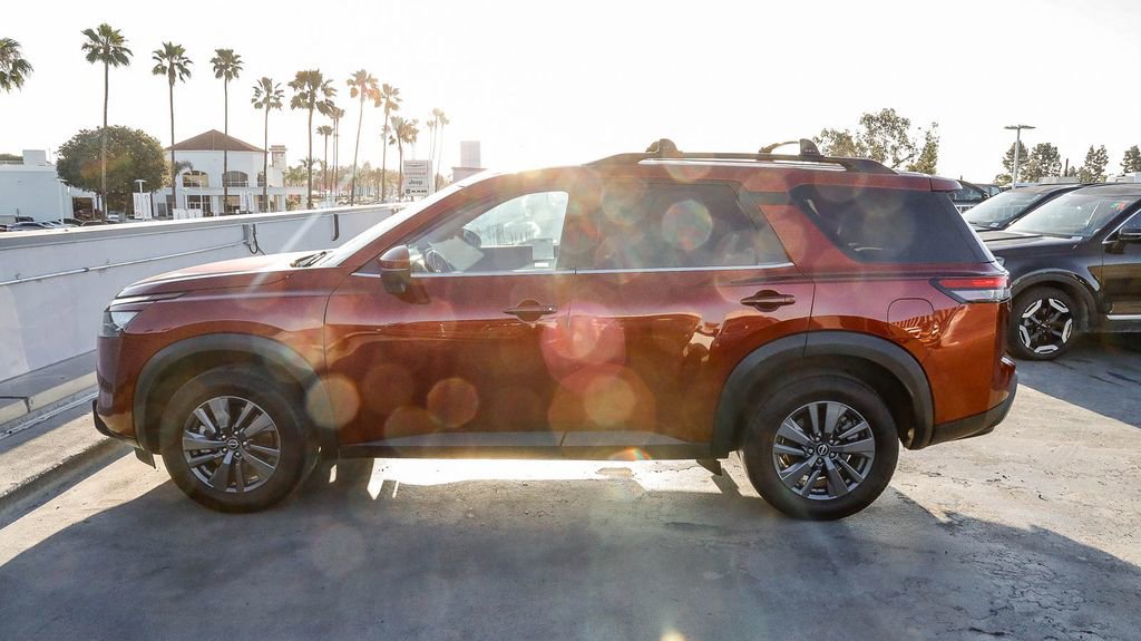 Used 2023 Nissan Pathfinder SV FWD image 13