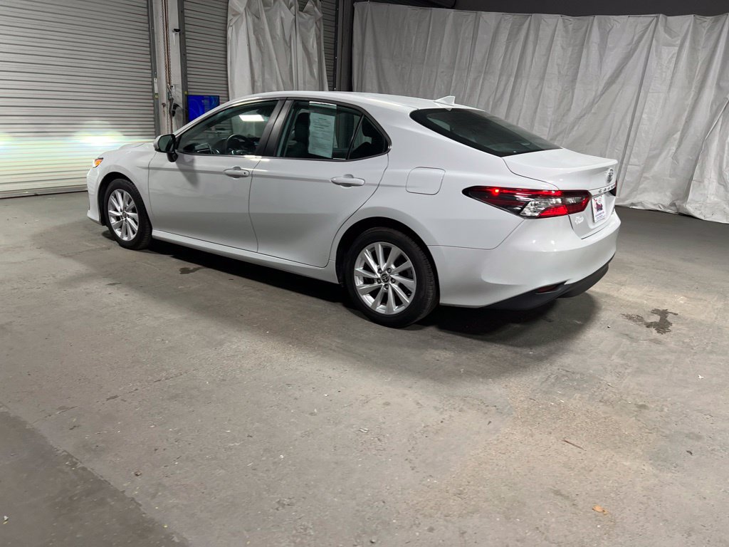 Used 2024 Toyota Camry LE FWD image 5