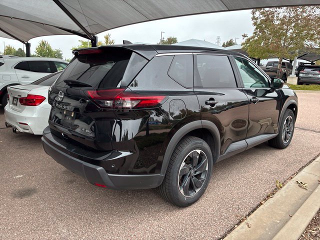 Used 2024 Nissan Rogue SV AWD/4WD image 4