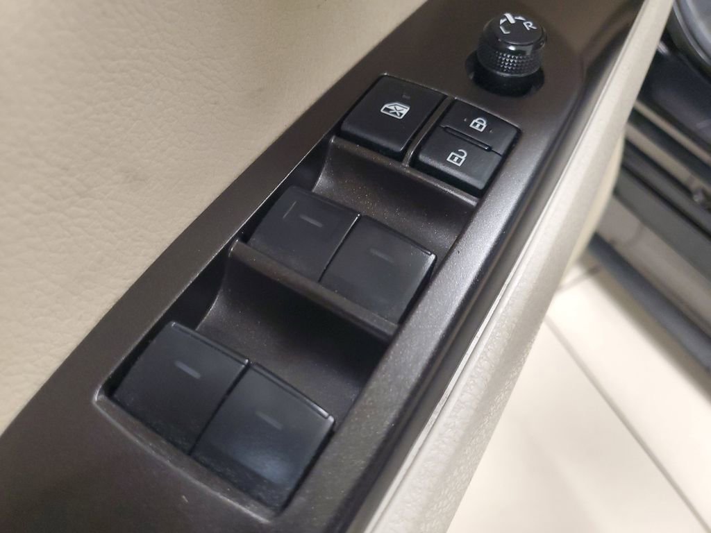 Used 2024 Toyota Camry LE w/ Convenience Package image 18