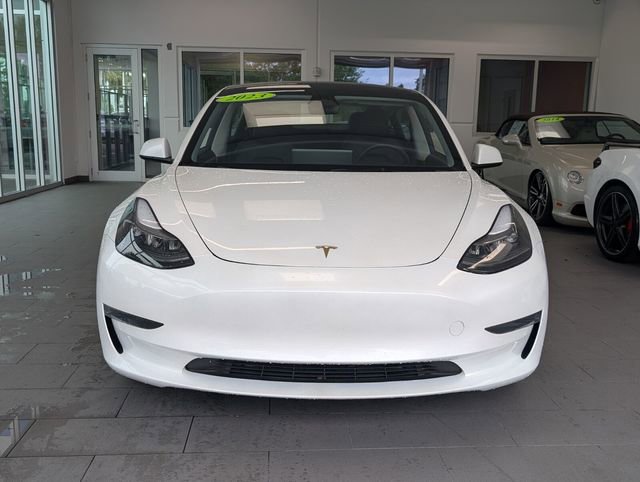 Used 2023 Tesla Model 3 Standard Range image 2