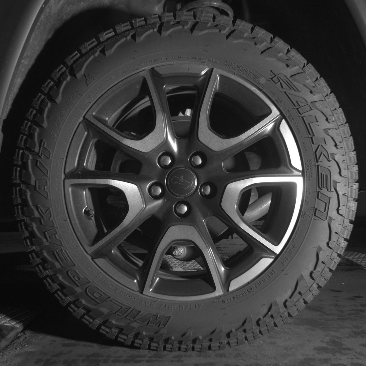 Used 2025 Jeep Compass Trailhawk image 13