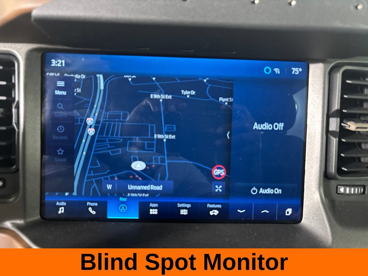 Used 2024 Ford Bronco Outer Banks AWD/4WD image 18