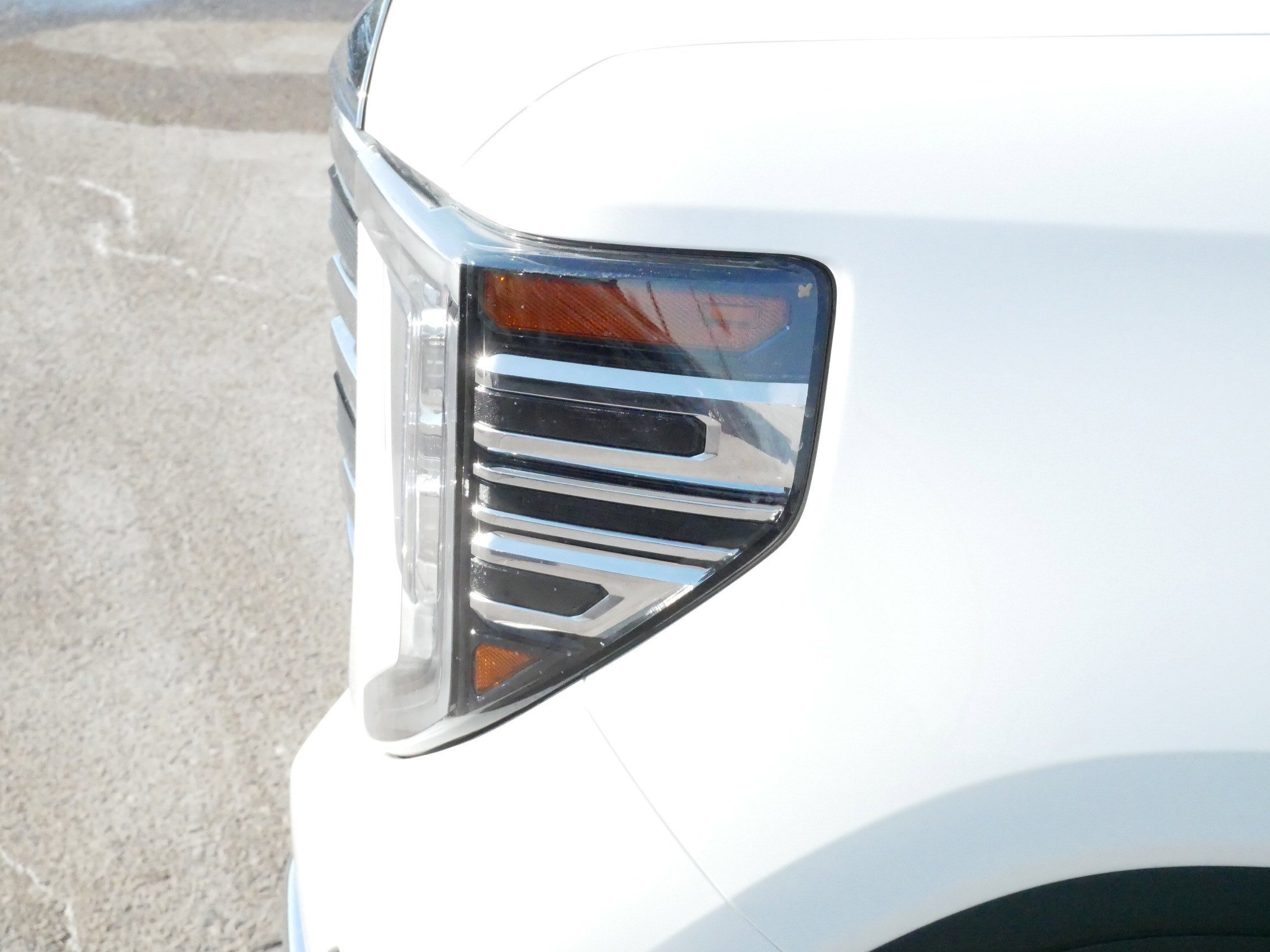 Used 2025 GMC Sierra 1500 SLT AWD/4WD image 16
