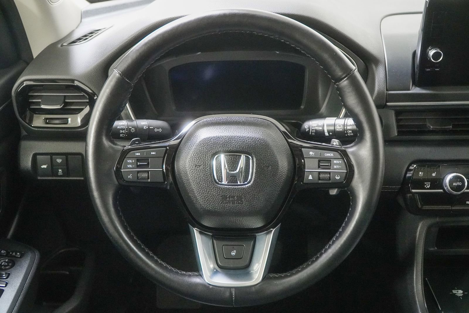 Used 2023 Honda Pilot Elite image 24