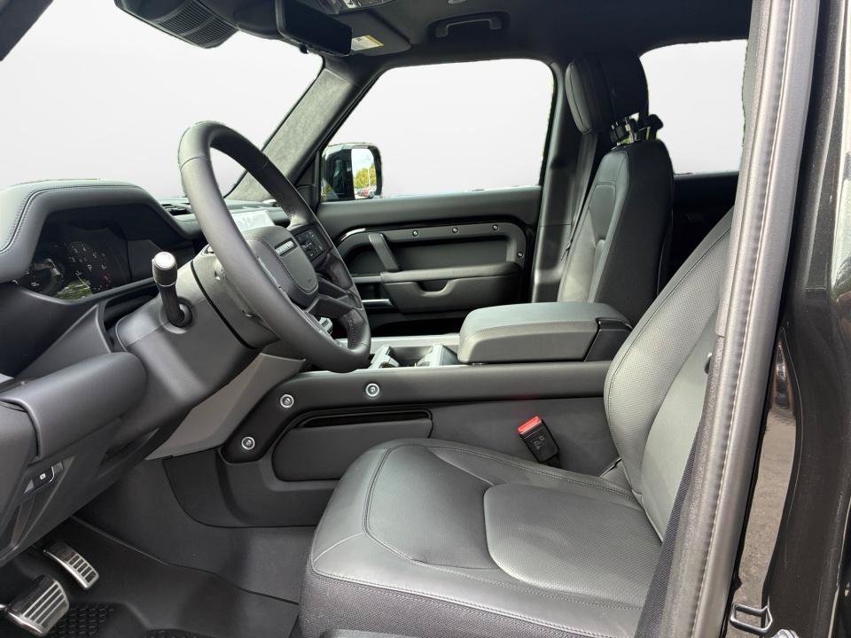 New 2026 Land Rover Defender 110 X AWD/4WD image 9