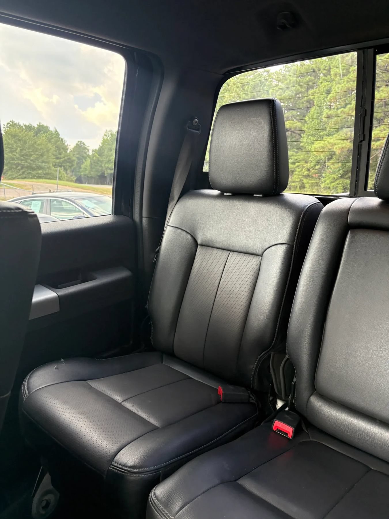 Used 2015 Ford F250 Lariat w/ Lariat Chrome Package AWD/4WD image 23
