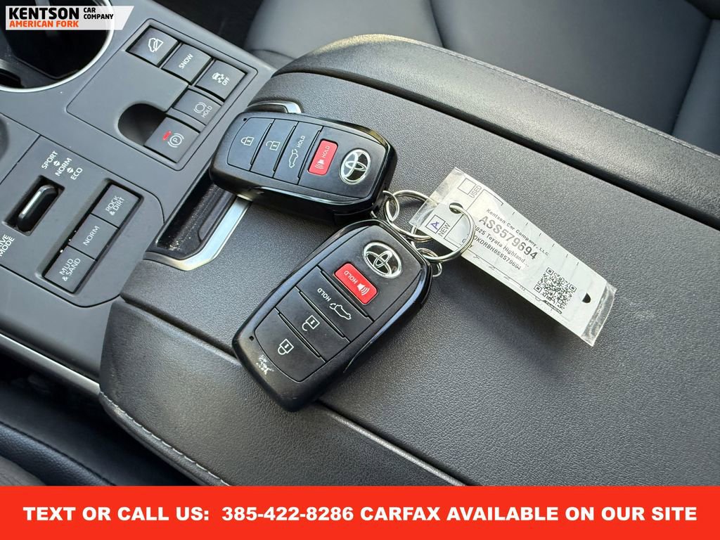 Used 2025 Toyota Highlander XLE image 47