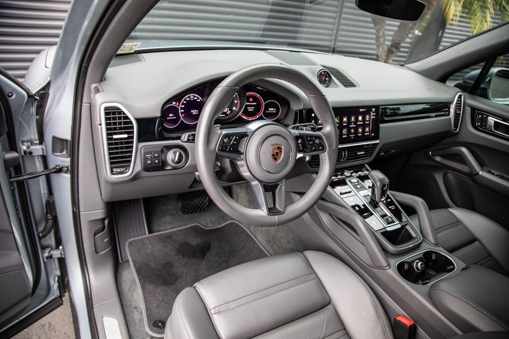 Certified 2023 Porsche Cayenne image 4