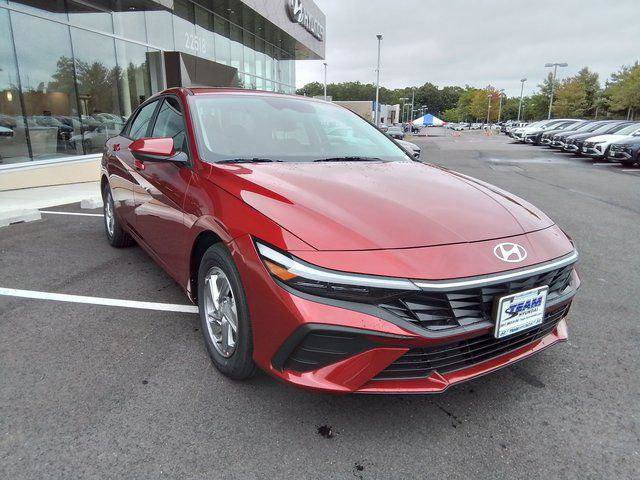 New 2025 Hyundai Elantra SE