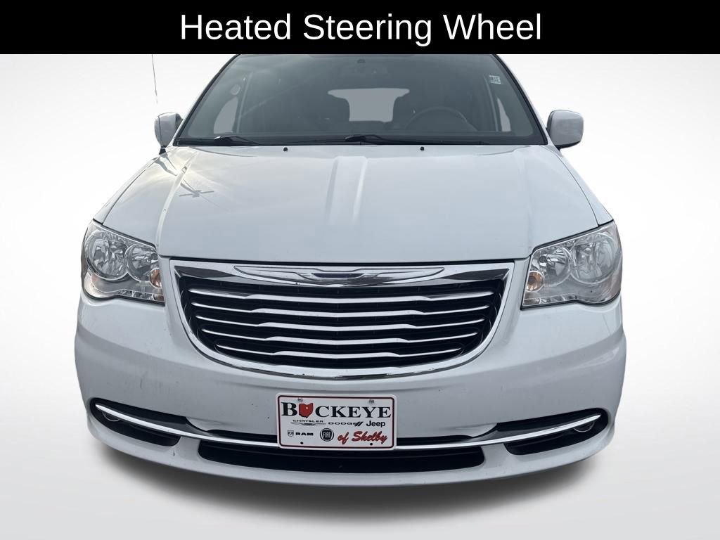 Used 2016 Chrysler Town & Country Touring w/ Driver Convenience Group image 9