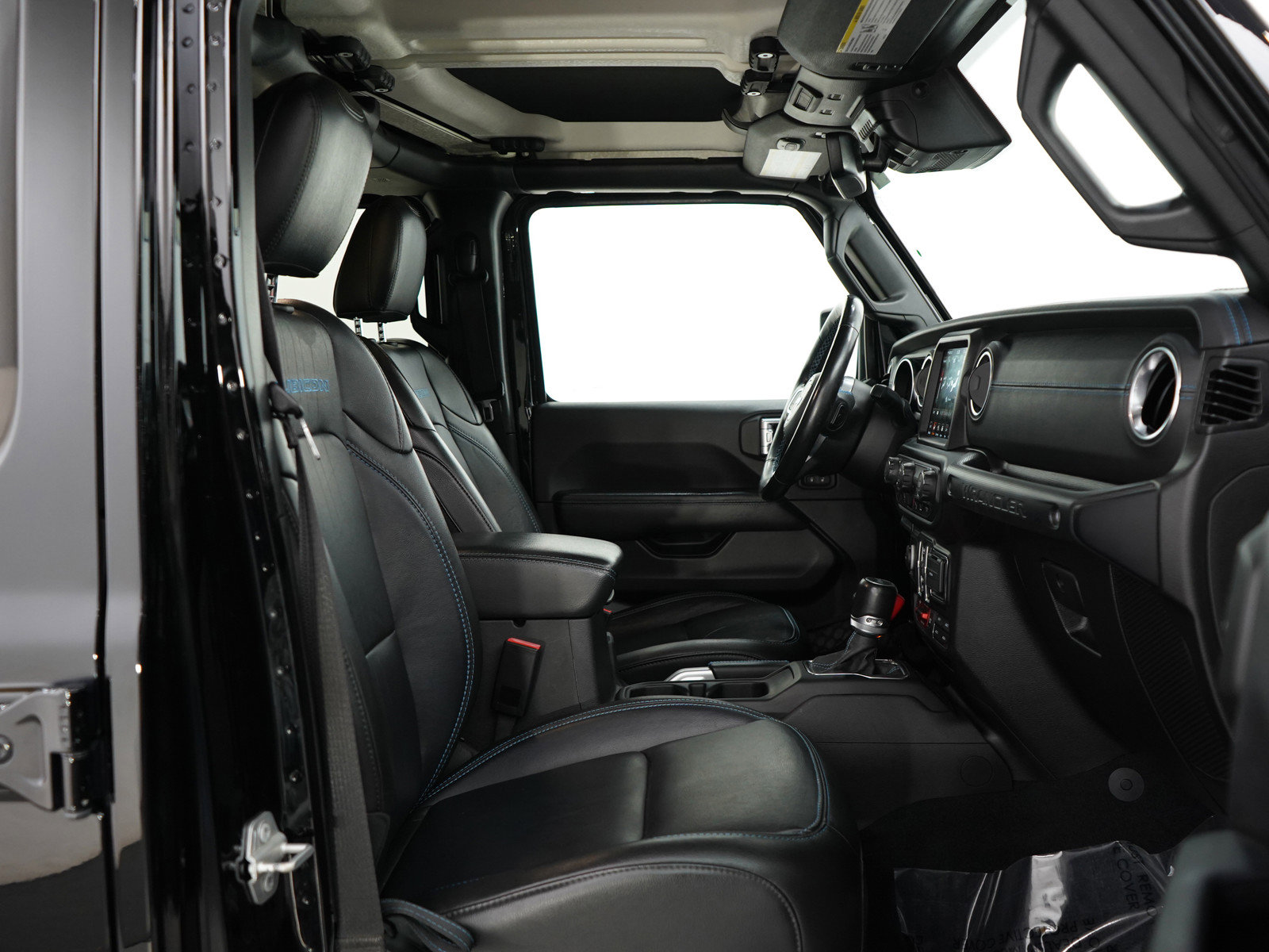 Used 2022 Jeep Wrangler Unlimited Rubicon 4xe w/ Steel Bumper Group image 11