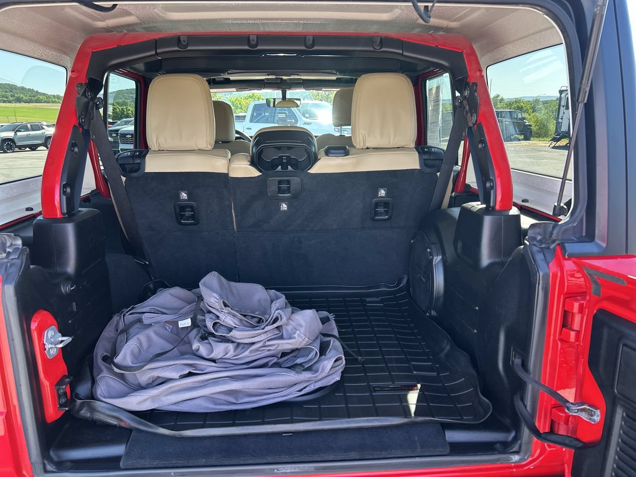 Used 2018 Jeep Wrangler Unlimited Rubicon AWD/4WD image 17