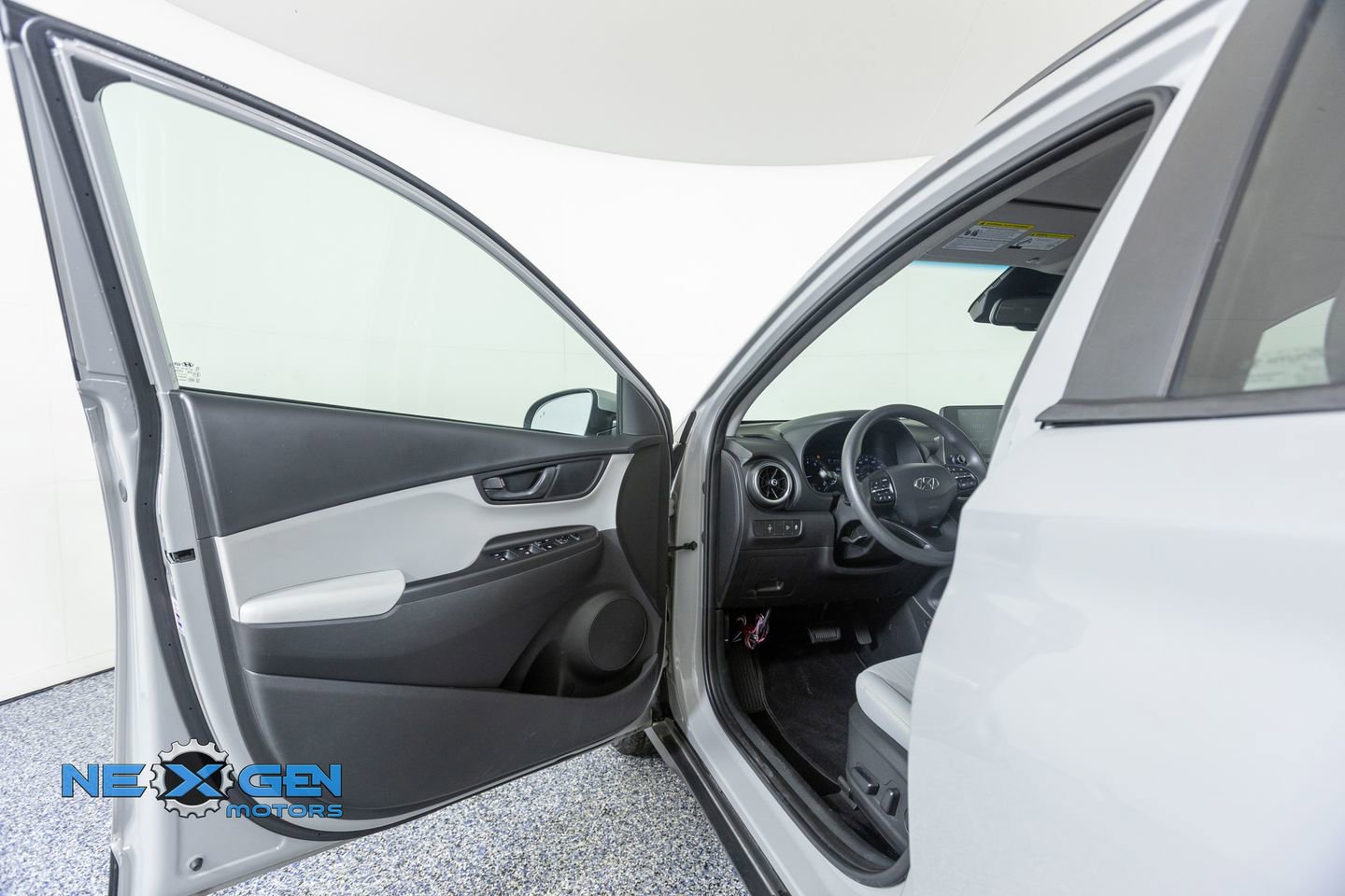 Used 2023 Hyundai Kona SEL image 9