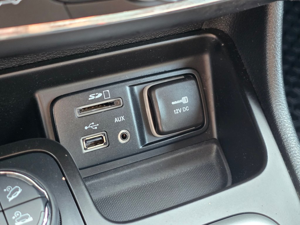 Used 2014 Jeep Cherokee Trailhawk AWD/4WD image 10