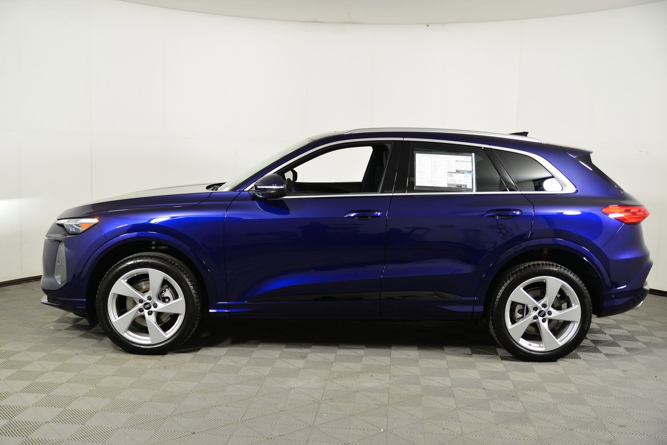 New 2025 Audi Q5 Premium AWD/4WD image 2