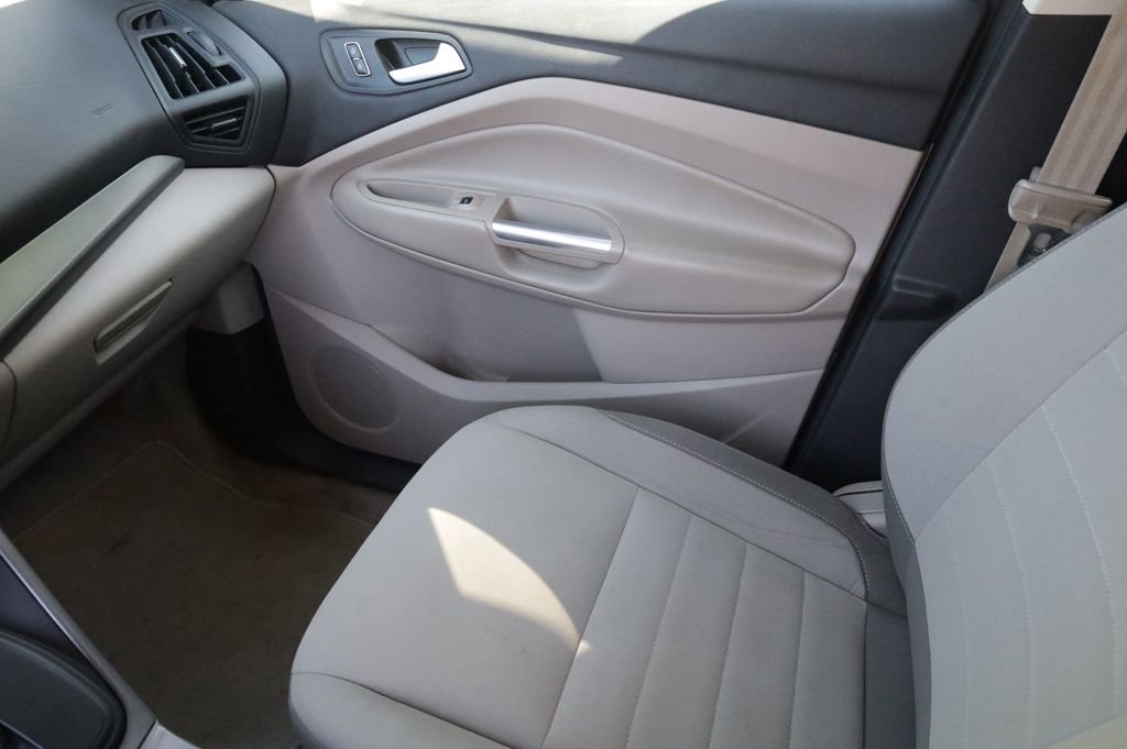 Used 2015 Ford Escape SE image 10