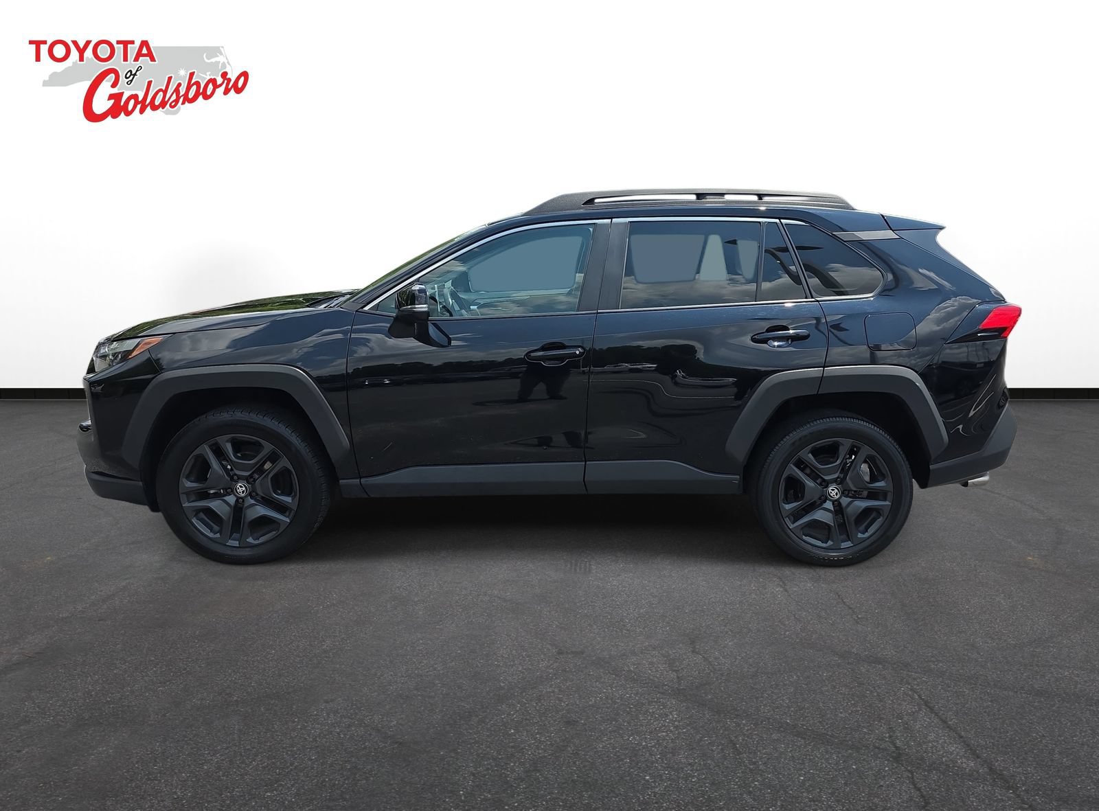 Used 2024 Toyota RAV4 Adventure AWD/4WD image 8