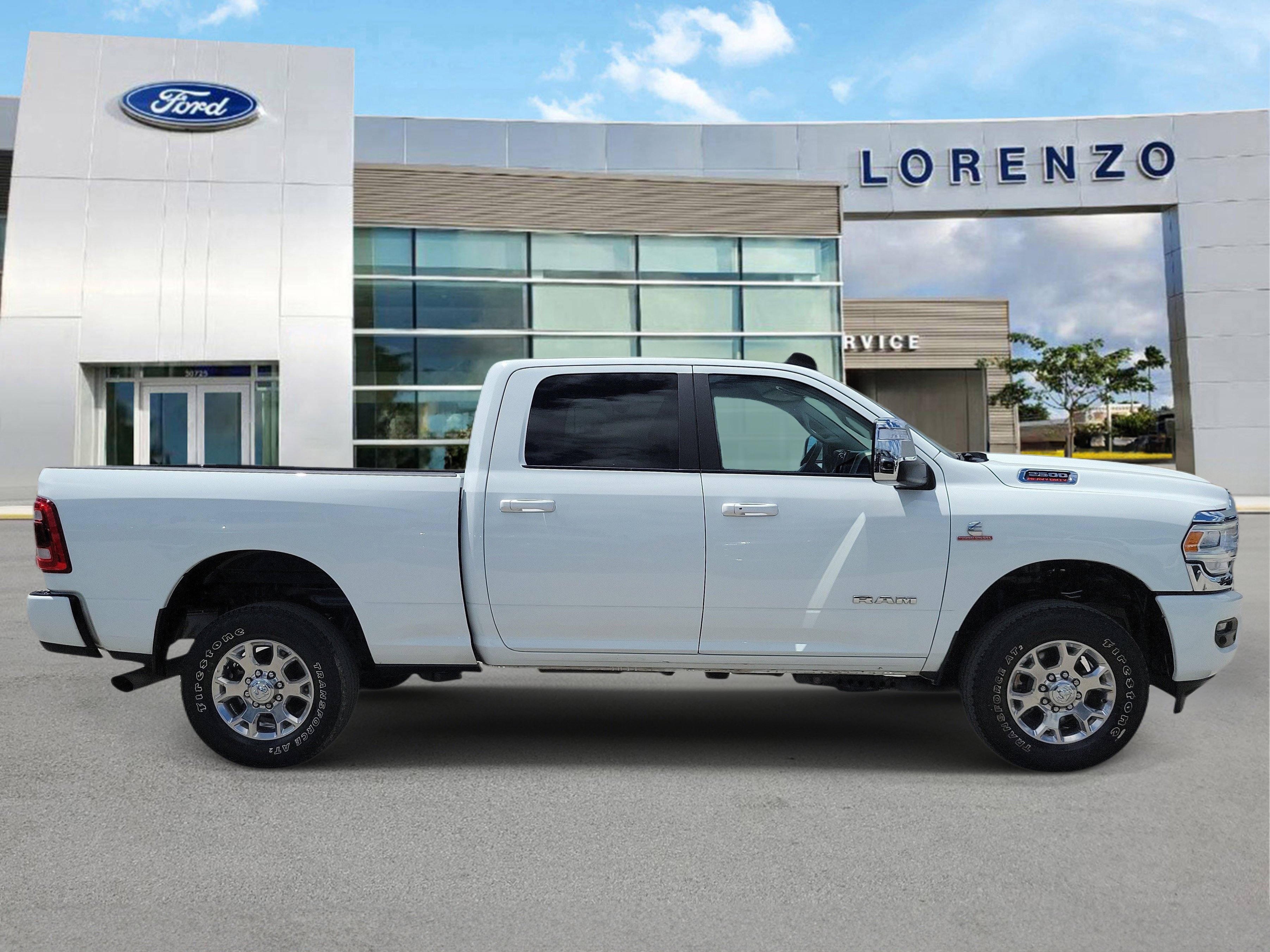 Used 2024 RAM 2500 Laramie AWD/4WD image 4