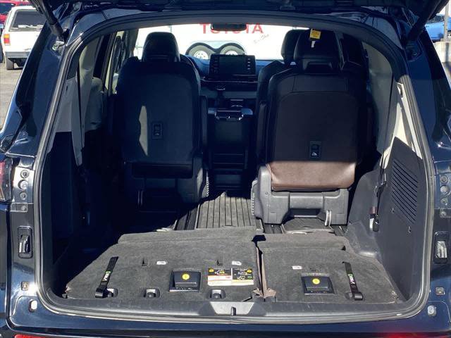 Certified 2022 Toyota Sienna Platinum image 25