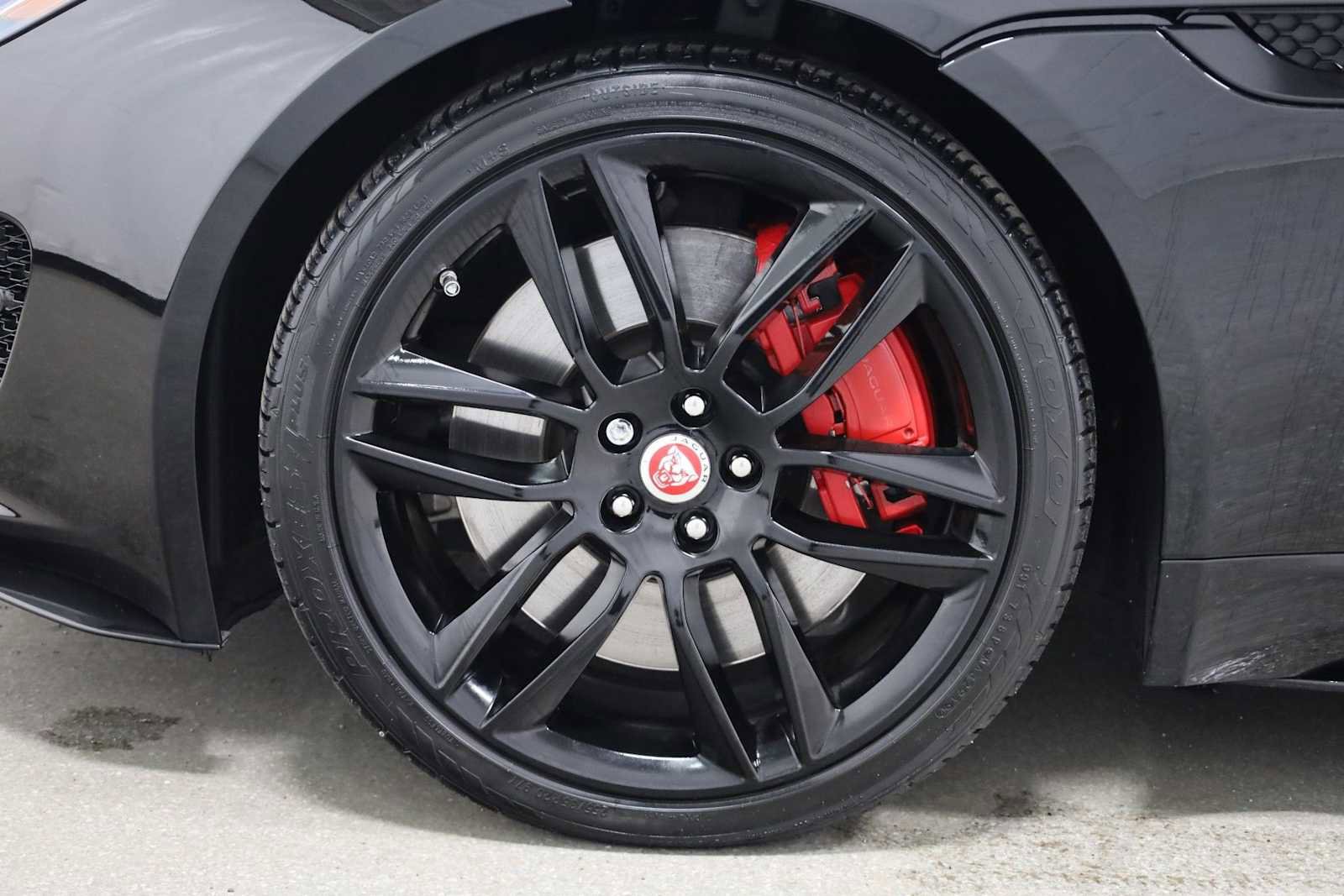 Used 2017 Jaguar F-TYPE R image 34