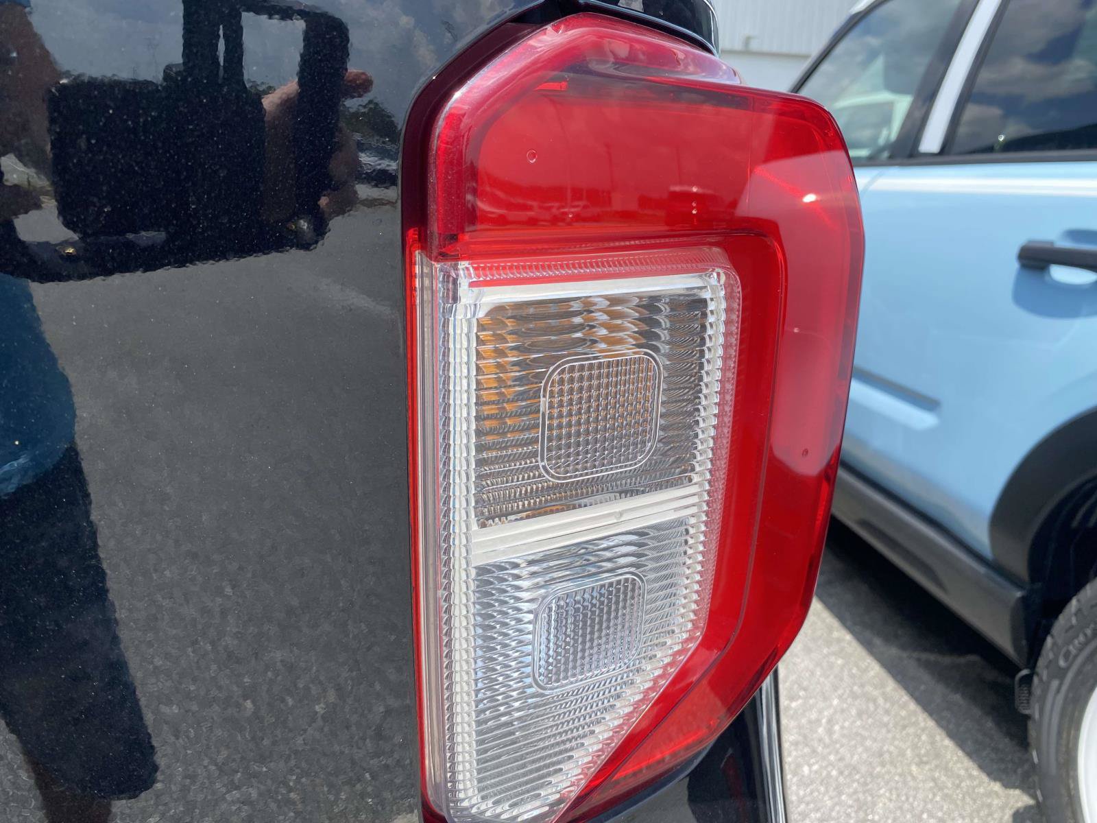 Certified 2021 Ford Explorer XLT w/ Equipment Group 202A RWD image 9