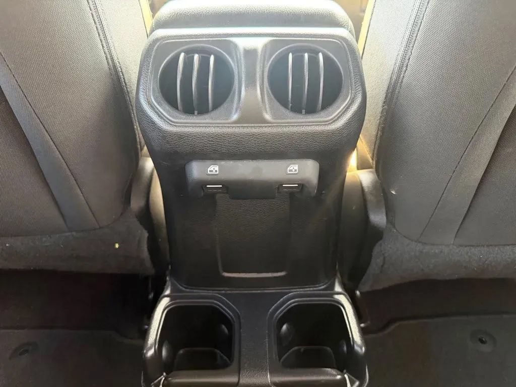 Used 2020 Jeep Wrangler Unlimited Sport AWD/4WD image 29