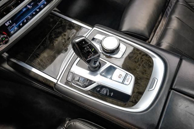 Used 2020 BMW 750i xDrive w/ Executive Package AWD/4WD image 34