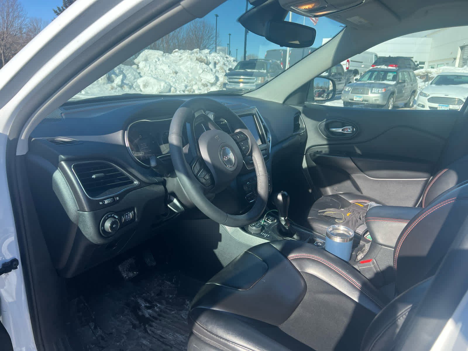 Used 2022 Jeep Cherokee Trailhawk image 11