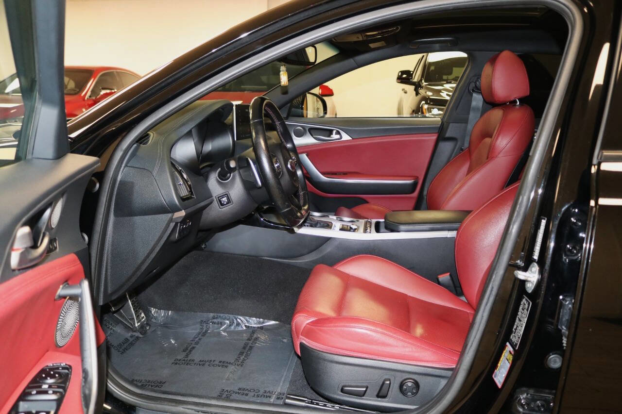 Used 2019 Kia Stinger GT1 RWD image 13
