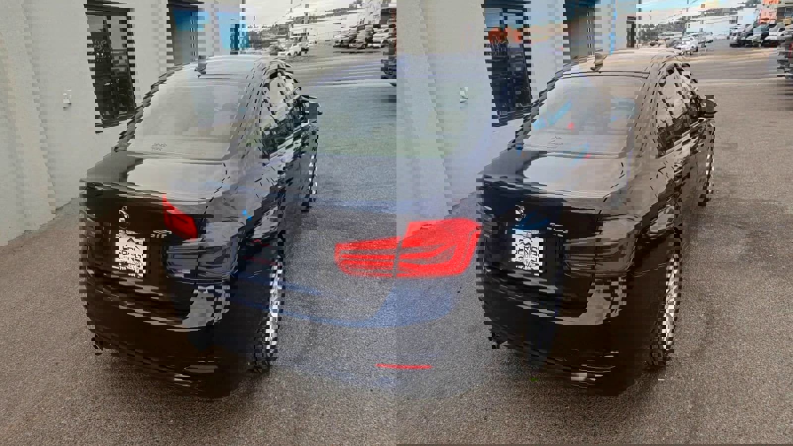 Used 2016 BMW 320i Sedan image 7