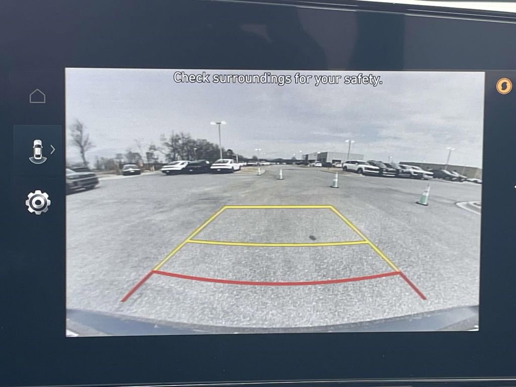 Certified 2025 Hyundai Elantra SEL image 18