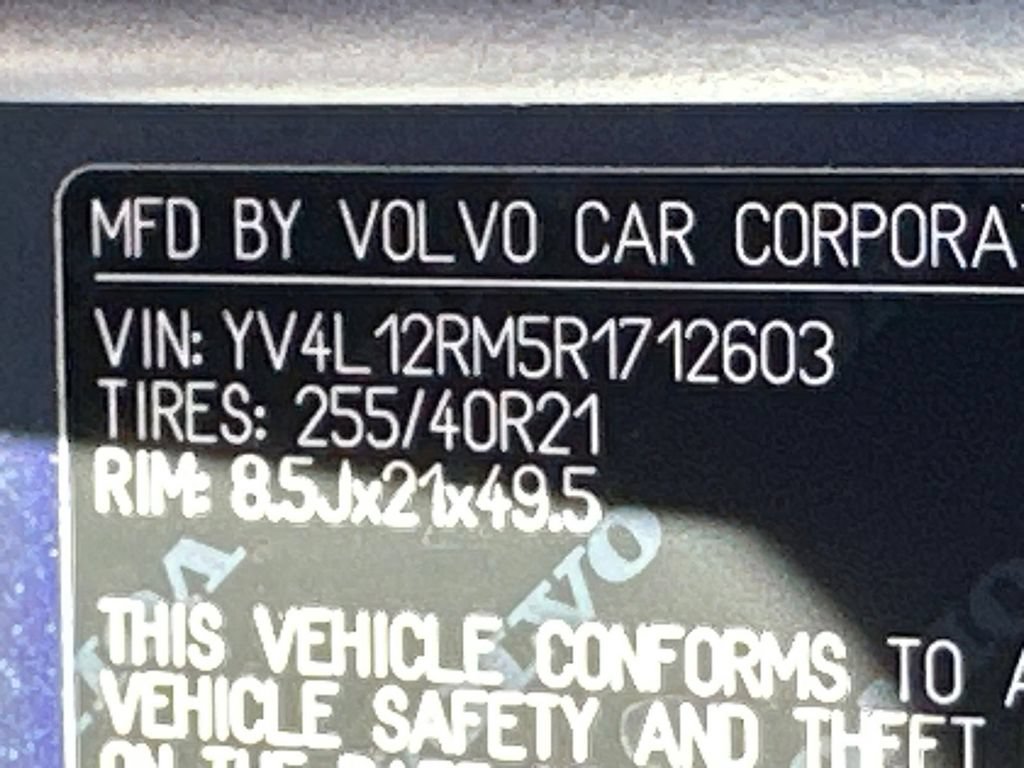 Used 2024 Volvo XC60 B5 Ultimate w/ Protection Package Premier AWD/4WD image 34