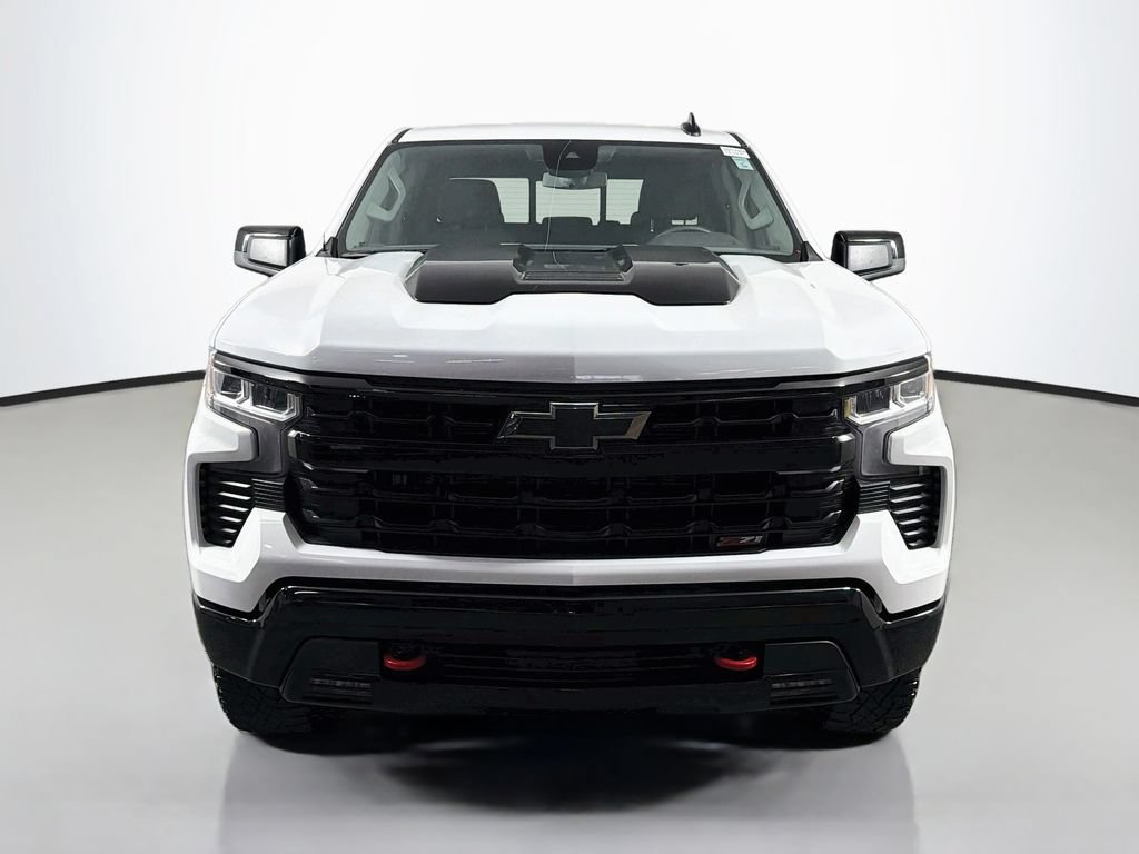 Used 2024 Chevrolet Silverado 1500 LT Trail Boss w/ Convenience Package II AWD/4WD image 2