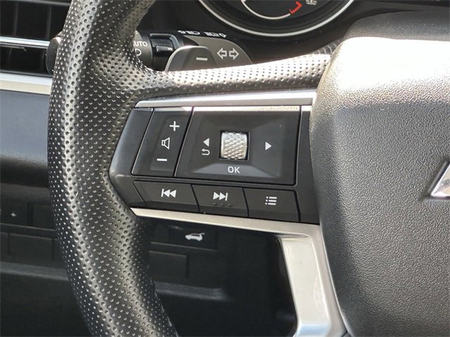 Used 2024 Mitsubishi Outlander SE image 13