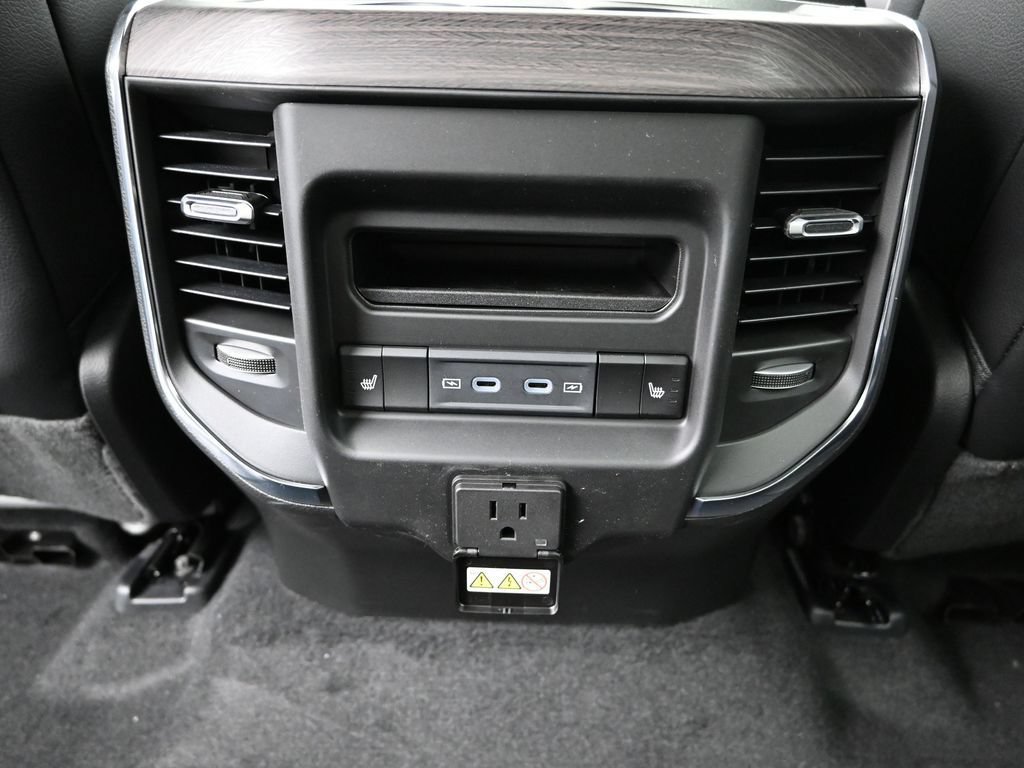New 2026 RAM 1500 Laramie AWD/4WD image 22