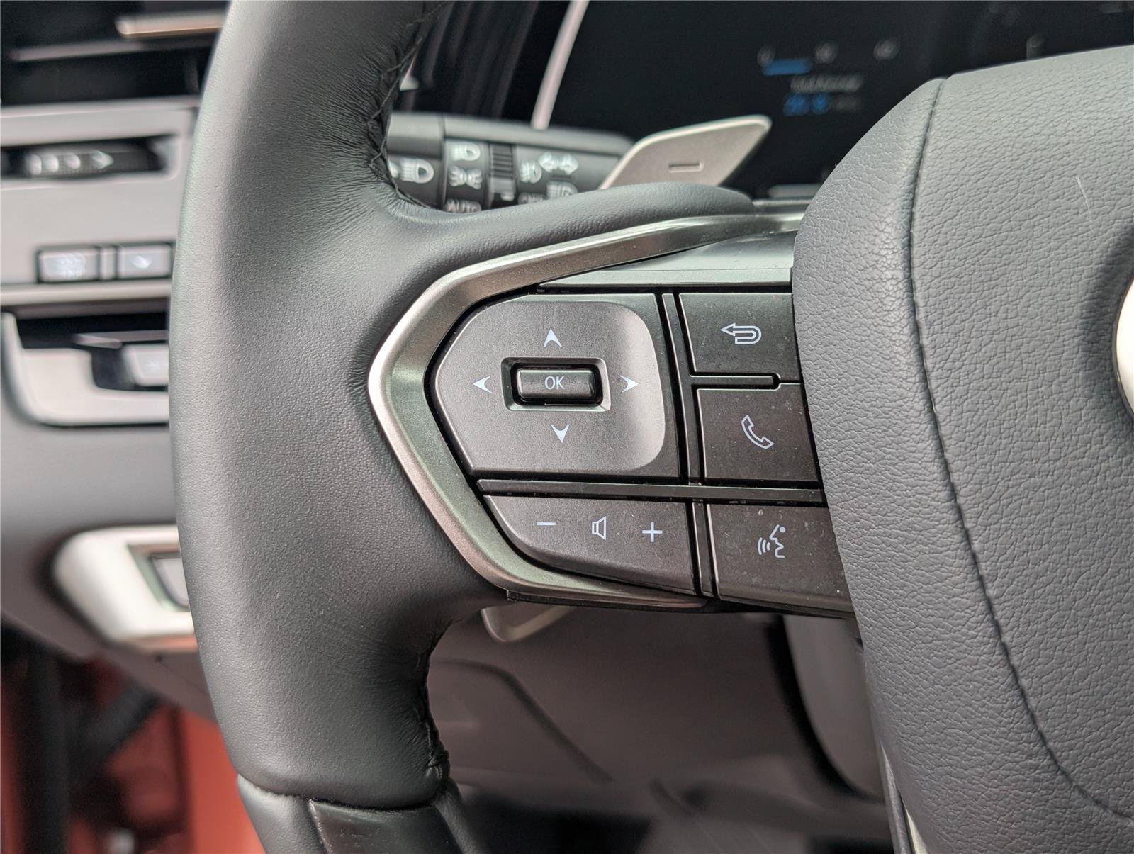Certified 2025 Lexus RX 350 Premium w/ Accessory Package AWD/4WD image 23