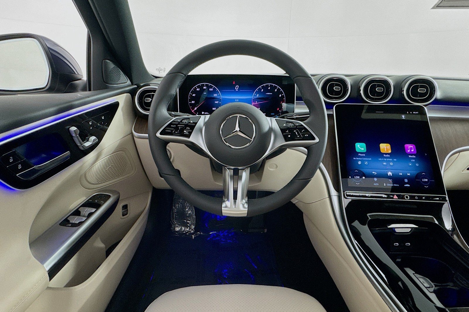 New 2026 Mercedes-Benz C 300 Sedan image 4