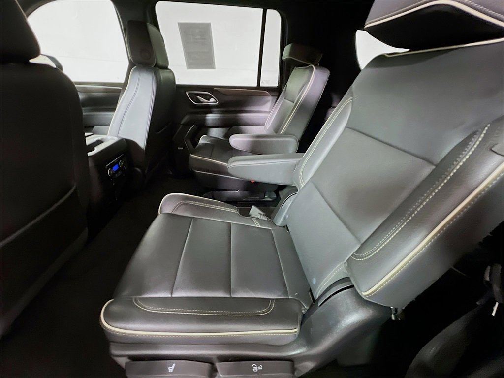 Used 2023 Chevrolet Suburban Premier image 22