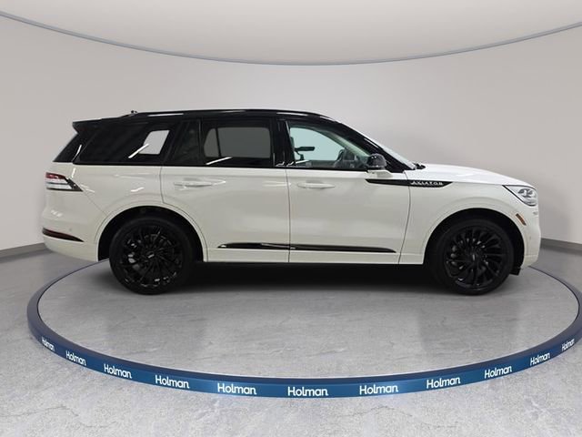 Certified 2023 Lincoln Aviator Black Label AWD/4WD image 4