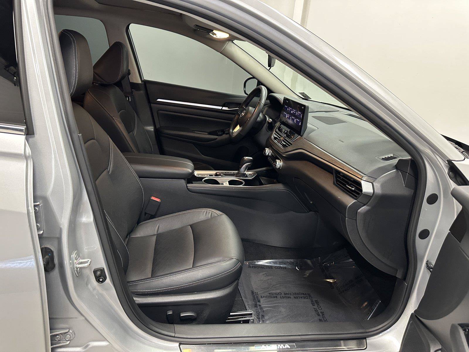 Used 2024 Nissan Altima 2.5 SL AWD/4WD image 40