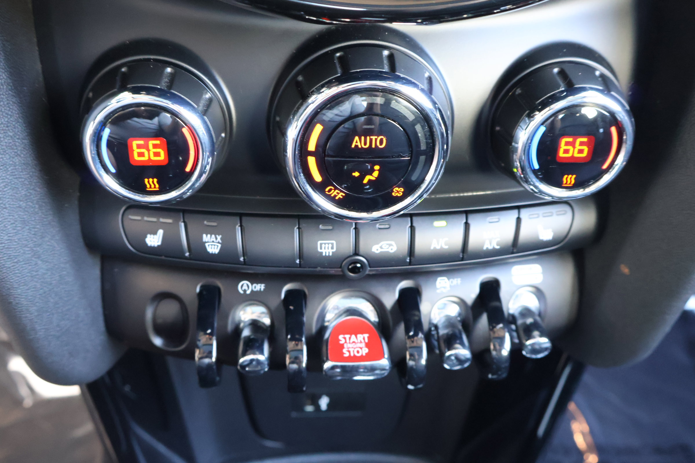 Used 2022 MINI Cooper S w/ Premium Package image 26