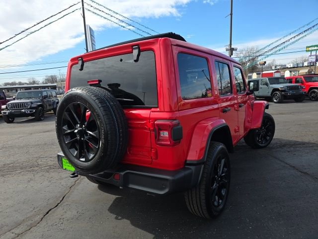 Used 2025 Jeep Wrangler Unlimited Sahara w/ Safety Group image 7