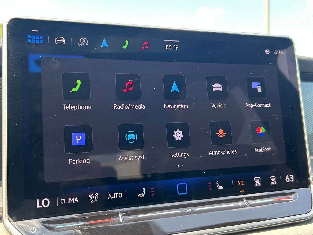 Certified 2025 Volkswagen Tiguan SE R-Line FWD image 32