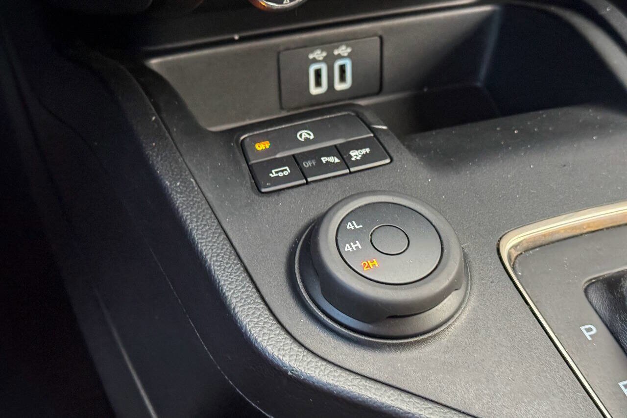 Used 2019 Ford Ranger Lariat w/ Equipment Group 501A Mid image 37