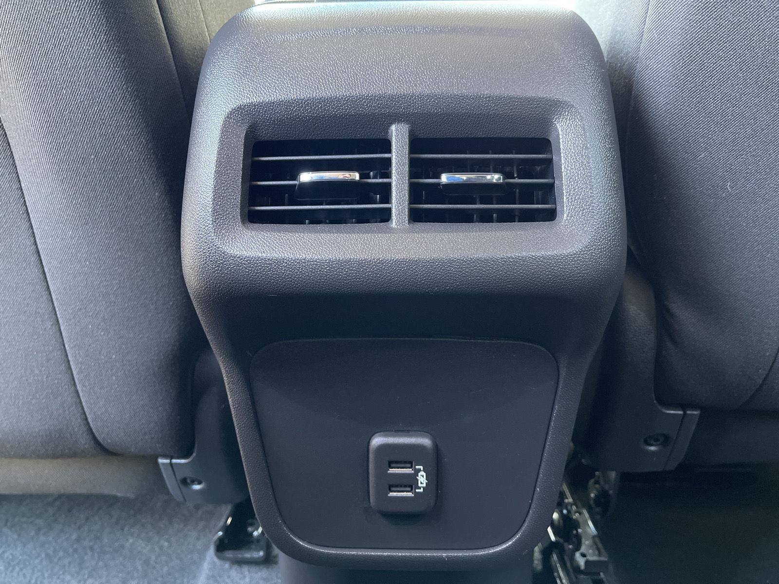 Used 2024 Chevrolet Equinox LT FWD image 36
