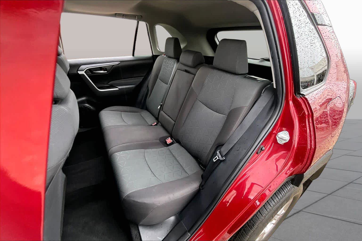 Used 2023 Toyota RAV4 XLE w/ Convenience Package FWD image 18