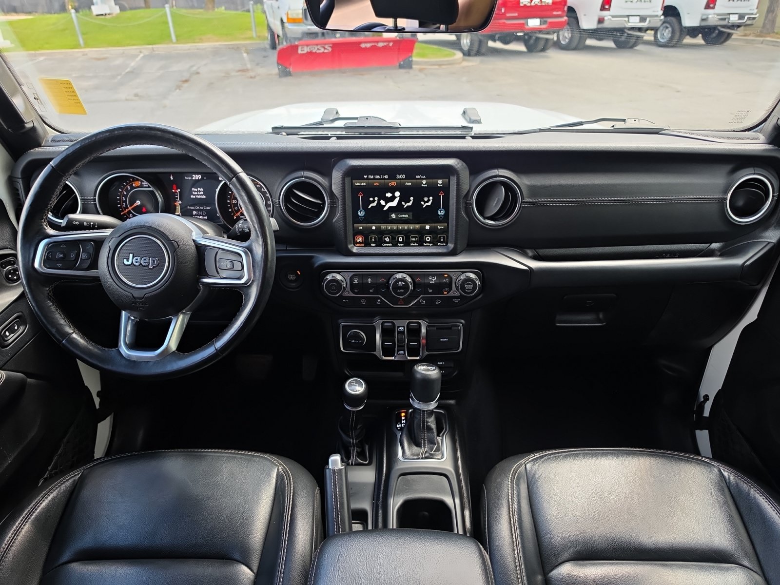 Used 2019 Jeep Wrangler Unlimited Sahara AWD/4WD image 17